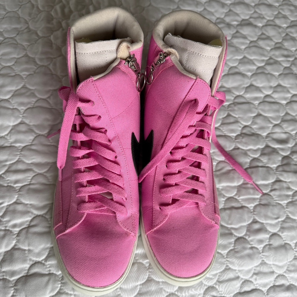 Nike Pink High-Top Sneakers - Picture 2 of 9